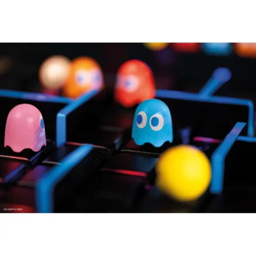 "Image du jeu de société Quoridor Pac-Man, combinant stratégie et l'univers rétro de Pac-Man. Ce jeu captivant, adapté dès 8 ans, offre des défis de réflexion et des moments de fun pour toute la famille ou entre amis."