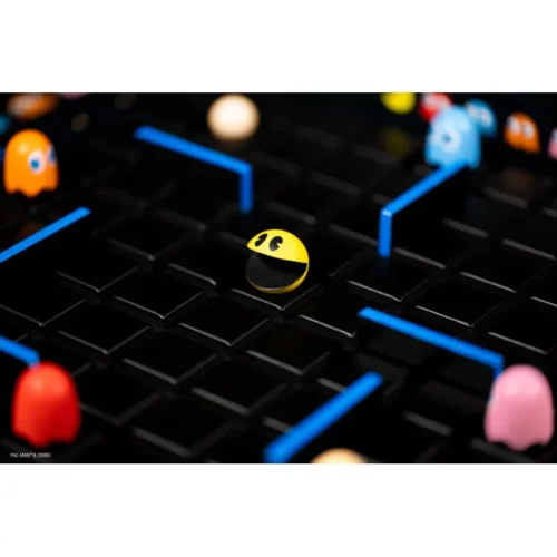 "Image du jeu de société Quoridor Pac-Man, combinant stratégie et l'univers rétro de Pac-Man. Ce jeu captivant, adapté dès 8 ans, offre des défis de réflexion et des moments de fun pour toute la famille ou entre amis."